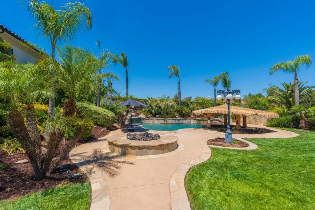 West Coast Detox Cleveland Way Location garden and pool area of the house